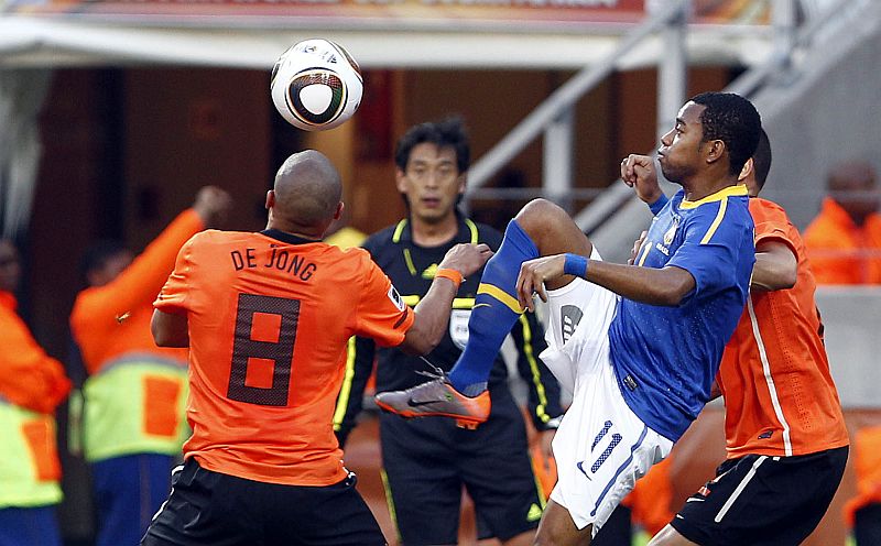Brasil e Holanda farão, um ano depois, a revanche do jogo em que os europeus eliminaram os sul-americanos da Copa de 2010 | Valterci Santos / Agência de Notícias Gazeta do Povo