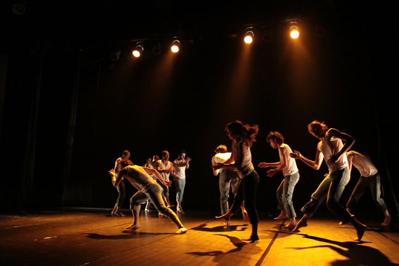 Bailarinos da Cia. de Dança Masculina Jair de Moraes dançam obras de vários coreógrafos | Divulgação