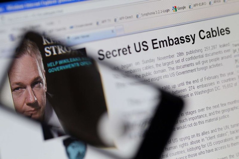 O site Wikileaks e seu criador, o australiano Julian Assange: tecnologia da informação tornou o mundo mais complexo, mais aberto e de mais difícil controle estatal | Thomas Coex/AFP