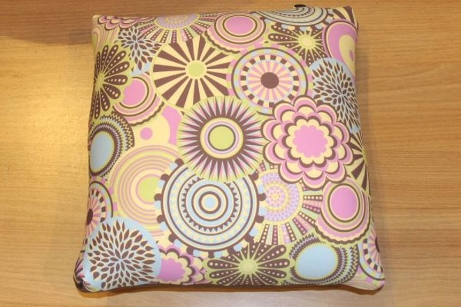 Almofada Mandalas: antialérgica, antibacteriana e atóxica. Custa R$ 82, na Fom | 