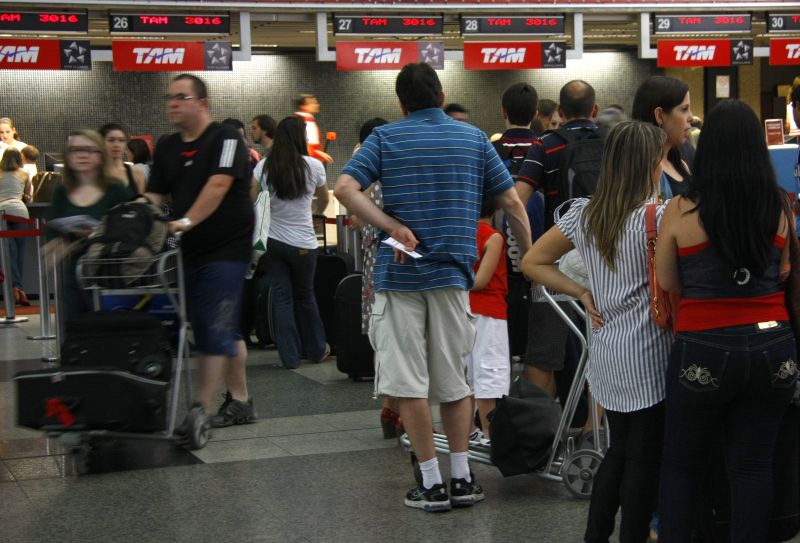 Aeroportos podem voltar a sofrer com atrasos a partir de hoje | Hugo Harada/ Gazeta do Povo