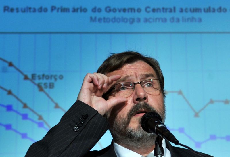 O secretário do Tesouro Nacional, Arno Augustin, divulga o resultado do Tesouro Nacional do mês de novembro | Valter Campanato / Agência Brasil