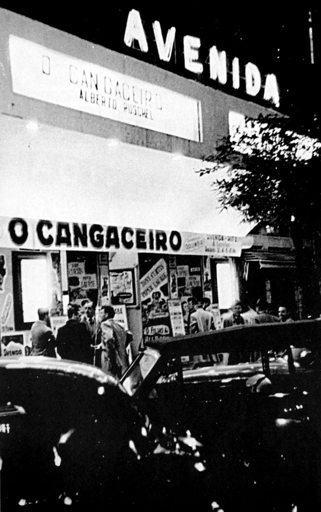 O suntuoso Cine Avenida, inaugurado em 1929: hoje ocupado pelo Teatro HSBC |