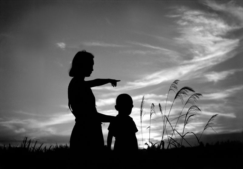 Pôr-do-sol (1949), com Tomoko e Ciro, filhos de Haruo Ohara | Reprodução