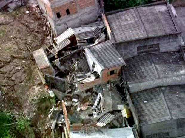 Desabamento de casas na Zona Leste de São Paulo | Reprodução/TV Globo