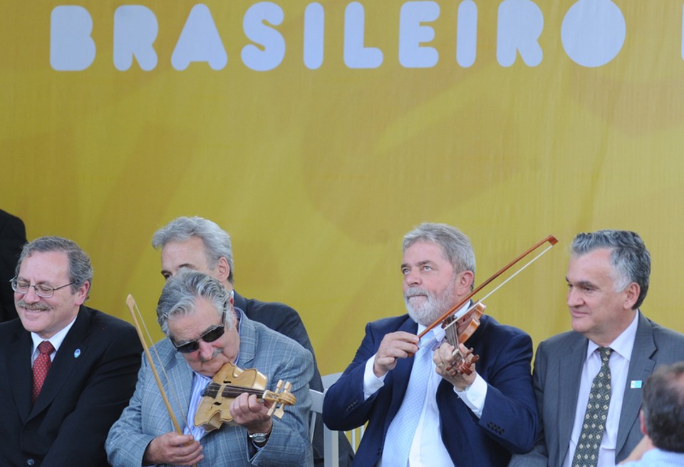 Presidente Lula e o presidente do Uruguai, José Mujica, durante Inauguração do Memorial Darcy Ribeiro, na Universidade de Brasília | Agência Brasil