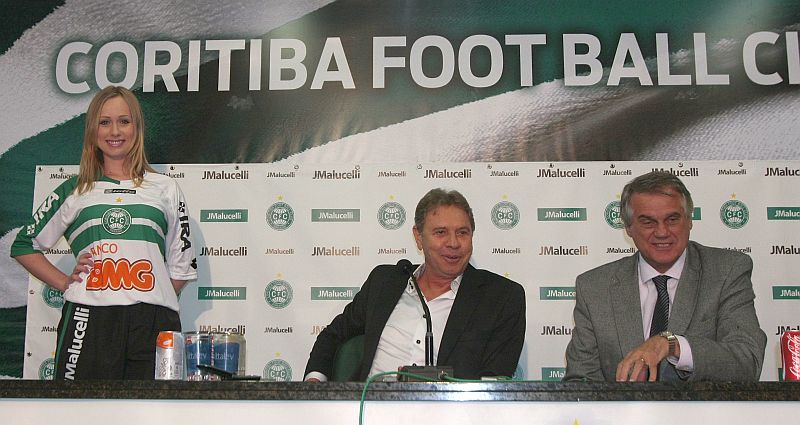 Contrato foi firmado com duração prevista de um ano | Walter Alves / Agência de Notícias Gazeta do Povo