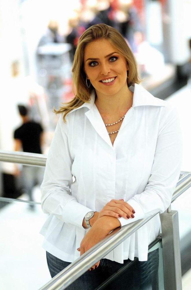 Até a semana passada Ma­­riane Wiederkehr era superin­­tendente dos shoppings Curi­­tiba e Estação. A partir desta semana, ela assumiu a coor­­denação de sete shoppings da BR Malls, incluindo os três do grupo na ci­­da­­de (Curi­­tiba, Esta­­ção e Crystal). No to­­tal, a empresa administra 38 shopping centers no país | 