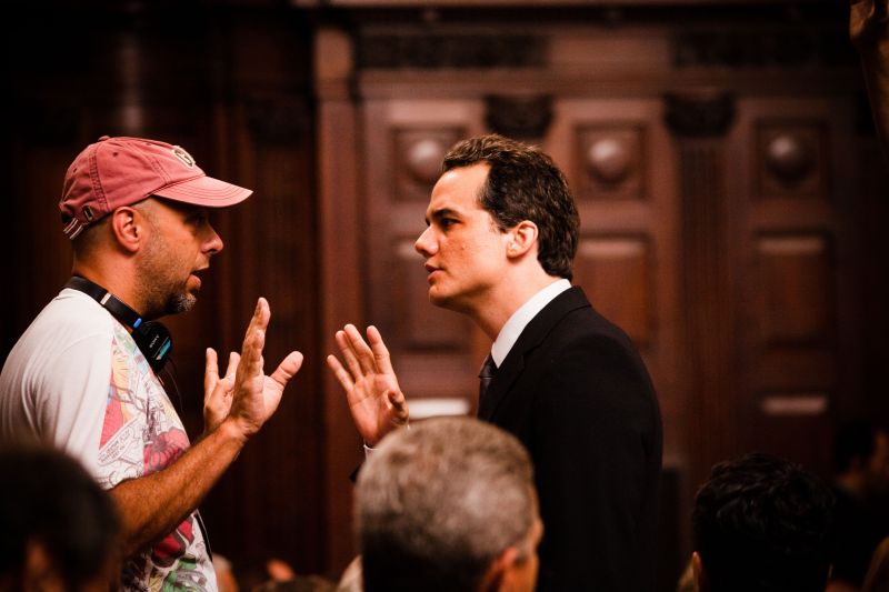 O cineasta José Padilha dirige o ator Wagner Moura durante as filmagens de Tropa de Elite 2: o sucesso do longa está superando as expectativas | Divulgação