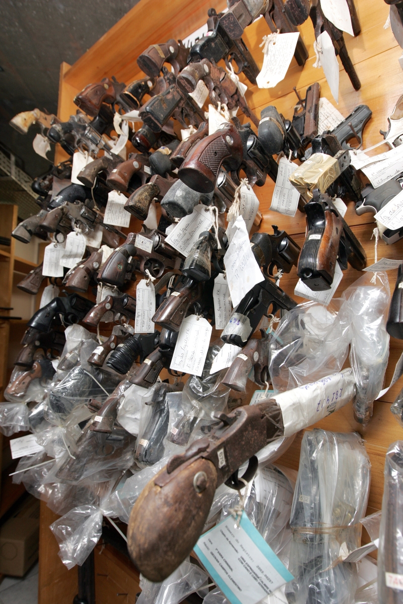 Duas mil armas estão estocadas no Fórum de Foz do Iguaçu: peças processuais à espera de uma decisão do juiz | Christian Rizzi / Gazeta do Povo