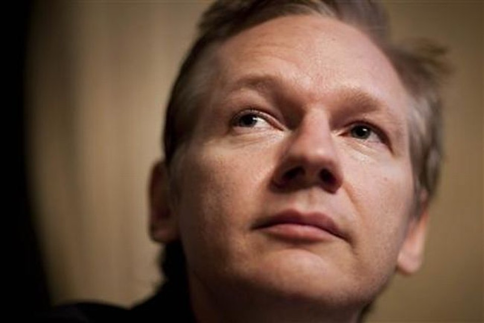 Defesa do fundador do site WikiLeaks, Julian Assange, procurado pela Interpol, diz que ele é vítima de perseguição | Valentin Flauraud/Reuters