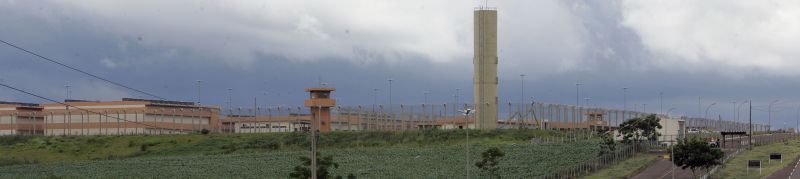 Penitenciária Federal de Catanduvas, no Oeste do Paraná, é a única que tem autorização da Justiça para gravar em áudio e vídeo o encontro de detentos com advogados: medida visa coibir que defensores sejam usados para repassar informações | Fotos: Hedeson Alves / Gazeta do Povo
