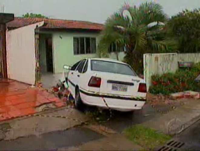 De acordo com testemunhas, motorista dirigia em alta velocidade e perdeu o controle do veículo depois de passar por lombada |