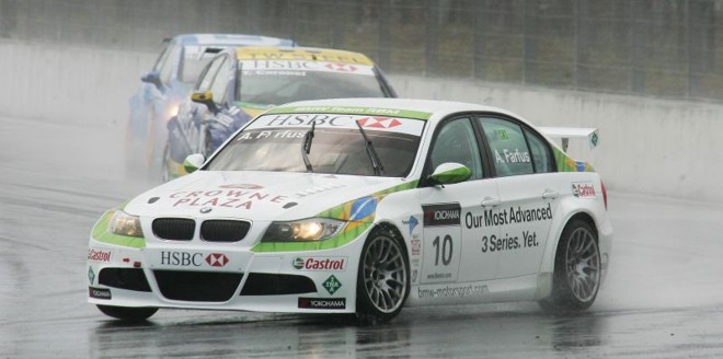 Farfus durante etapa realizada no Autódromo Internacional de Curitiba, em Pinhais | Daniel Castellano / Agência de Notícias Gazeta do Povo (Arquivo)