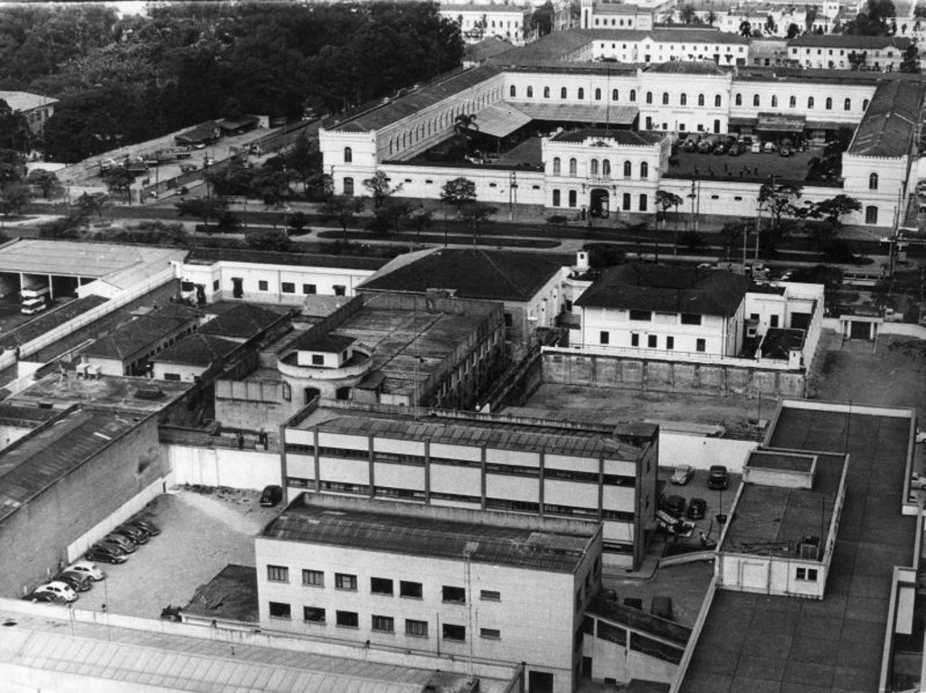Presídio Tiradentes (em primeiro plano), em São Paulo, onde Dilma ficou presa quase 3 anos