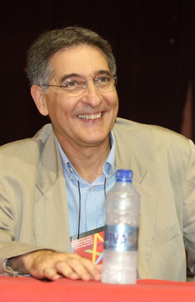 Fernando Pimentel: amigo de Dilma ganha vaga no ministério | 