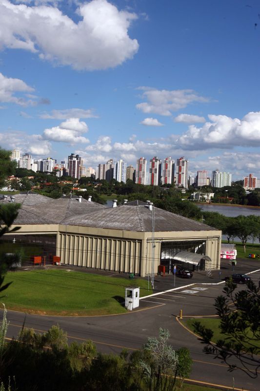 Construído em 1975, o centro de convenções tem 13,5 mil metros quadrados | Hedeson Alves/ Gazeta do Povo