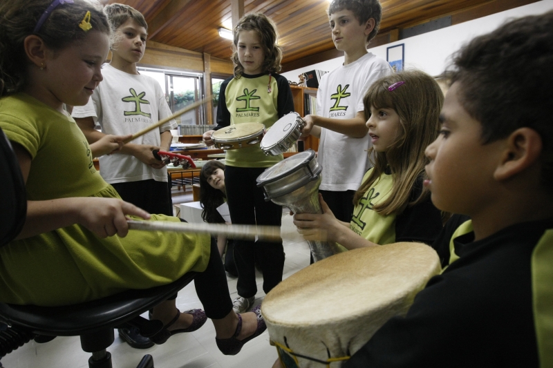 Crianças da Escola Projeto 21 já aprendem música na escola | Marcelo Elias/Gazeta do Povo