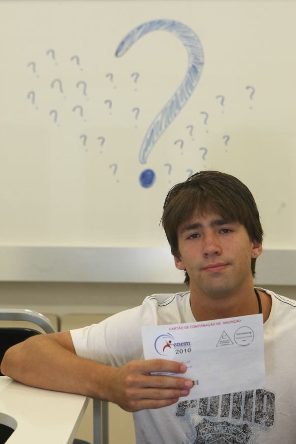 Tiago de Oliveira teve de fazer o Enem pela segunda vez: Não é certo ficar modificando toda hora | Daniel Castellano/Gazeta do Povo