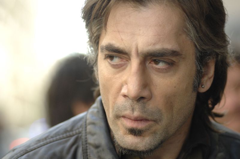 Bardem no papel de Uxbal, pai de família envolvido com crimes e mediunidade | Divulgação