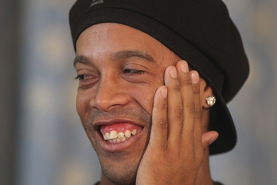 Coletiva não indicou o destino de Ronaldinho Gaúcho e frustrou quem esperava a definição | Bruno Domingos / Reuters
