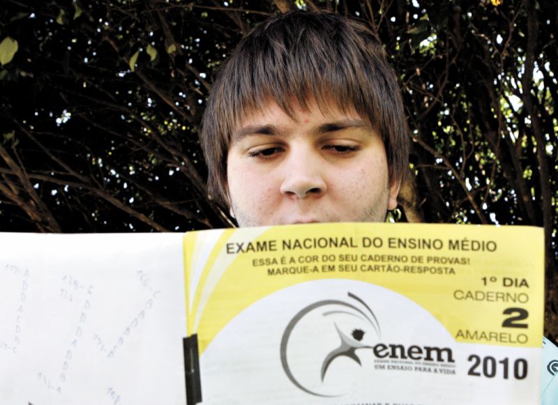 Alysson Gaya até ontem não tinha conseguido finalizar sua inscrição no Sisu | Hedeson Alves/Gazeta do Povo