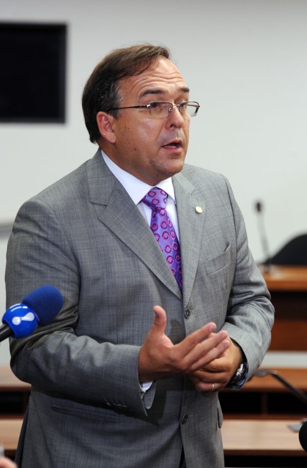 | Laycer Tomaz/Ag Câmara