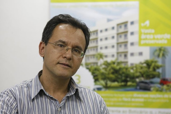 O administrador Robson Luiz Simões comprou apartamentos pequenos para alugar e aumentar a renda familiar | 