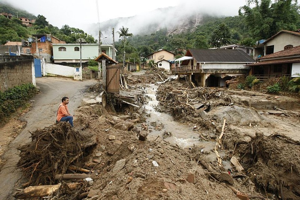 Destruição em Petrópolis: moradores reclamaram diretamente ao prefeito | Daniel Castellano / Gazeta do Povo