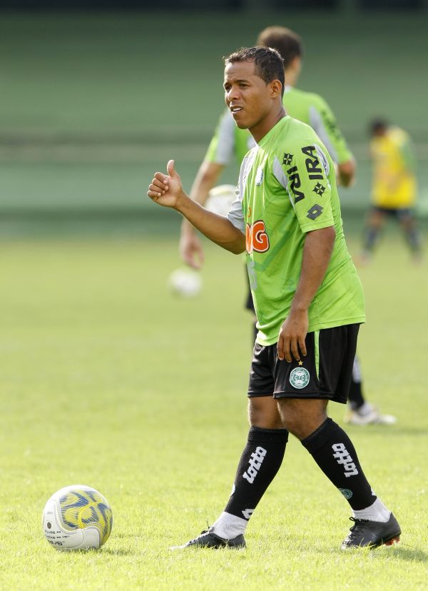 Marcos Aurélio é o único atacante alviverde a marcar gol no Paranaense. Meta coxa-branca é desencantar contra o Arapongas | Hugo Harada/ Gazeta do Povo