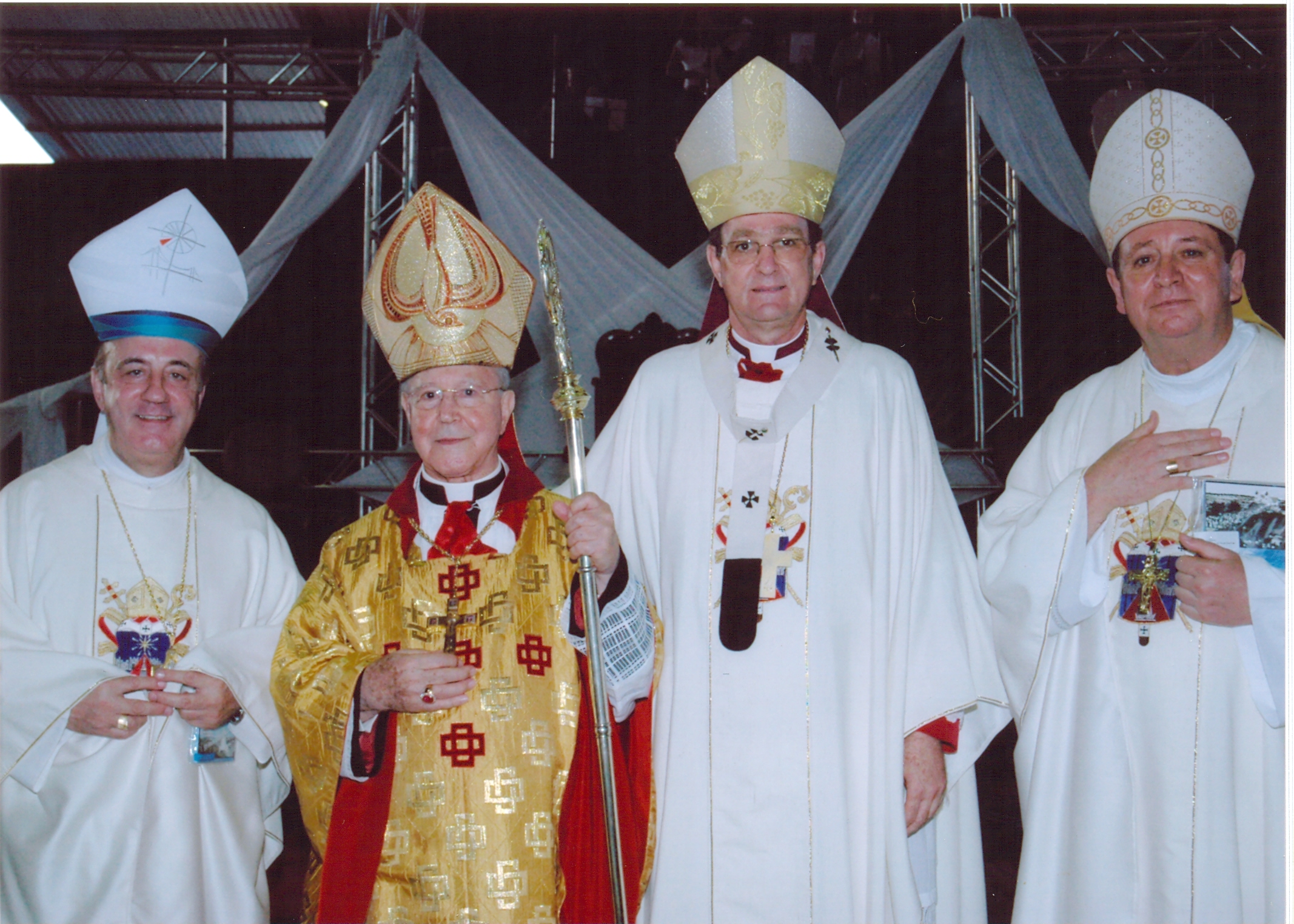 Dom Murilo Sebastião Krieger, dom Jaime Luiz Coelho, dom Anuar Battisti e dom João Braz de Aviz | Divulgação Arquidiocese de Maringá