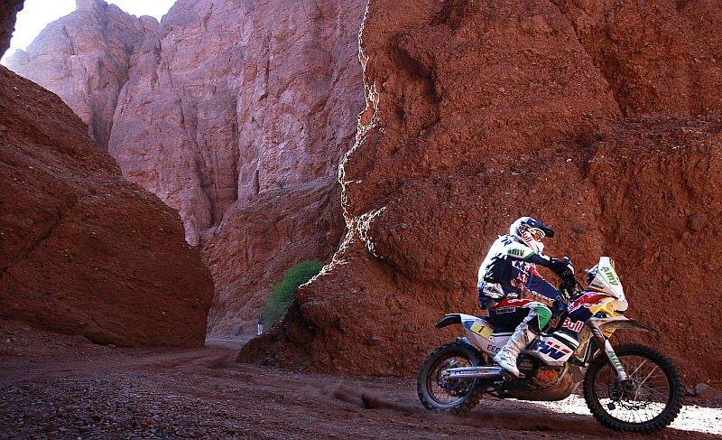 Marc Coma assume a ponta nas motos | Eric Gaillard / Reuters