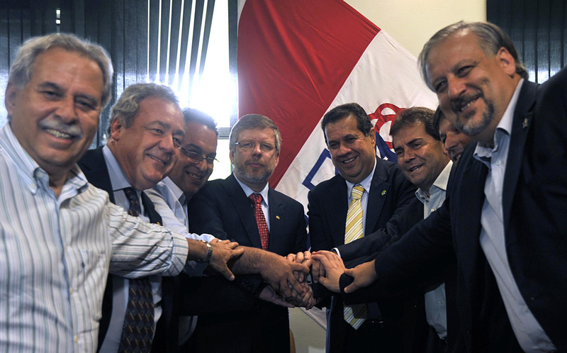 O deputado Marco Maia (ao centro) recebe o apoio do PDT | Agência Brasil