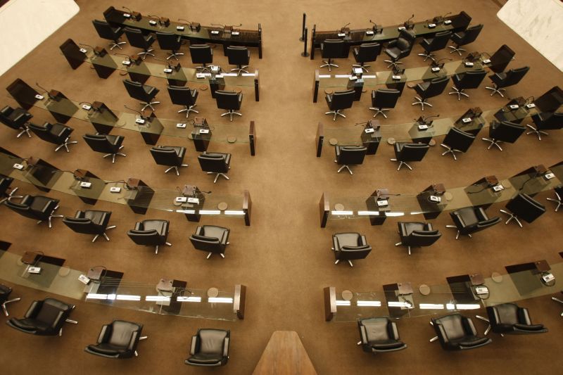 Assembleia: cadeira vazia, abstenção, corpo fora. | Jonathan Campos/Gazeta do Povo