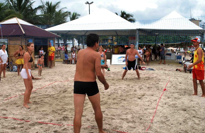 O I Campeonato Paranaense de Peteca  Aberto de Praia 2011, será realizado nos dias 29 e 30 de janeiro, em Caiobá | 
