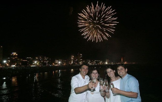 Omar, Karen, Eduardo e Carolline: casais amigos no réveillon em Caiobá. | 