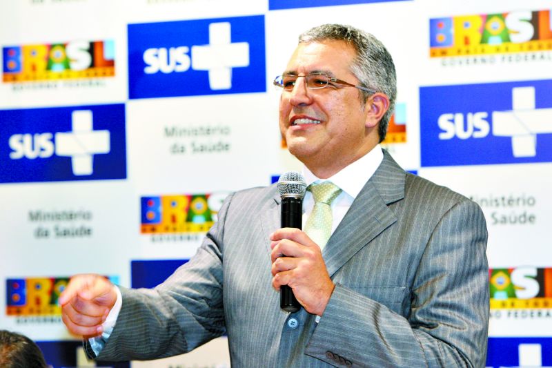 O ministro Alexandre Padilha, na cerimônia de posse: compromisso de discutir sem preconceito maneiras de fixar profissionais "nas regiões mais longínquas do interior" | Luis Oliveira/Ministério da Saúde