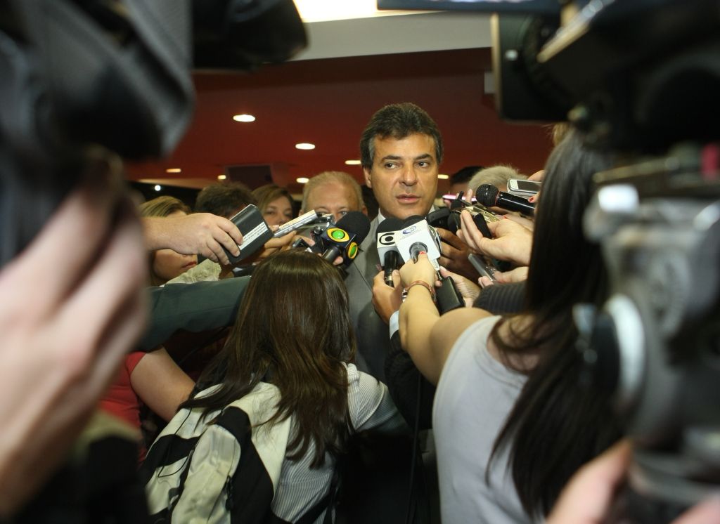 Beto Richa, em entrevista durante o detalhamento da moratória: secretarias da Educação, da Saúde, da Segurança e da Família estão livres da suspensão de pagamentos porque são consideradas áreas prioritárias | Aniele Nascimento/ Gazeta do Povo