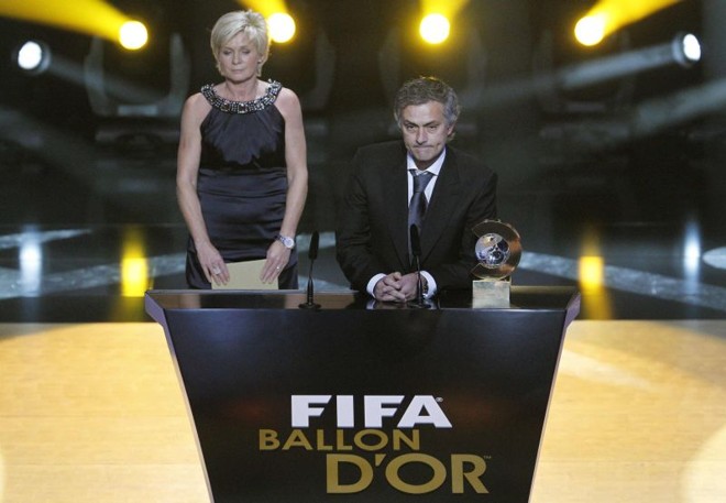 Os melhores técnicos da temporada foram a alemã Silvia Neid e o português José Mourinho: contrariando sua pose de durão, o lusitano até chorou ao ser coroado | 