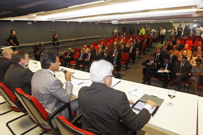 Governador Beto Richa em reunião com secretariado | Orlando Kissner