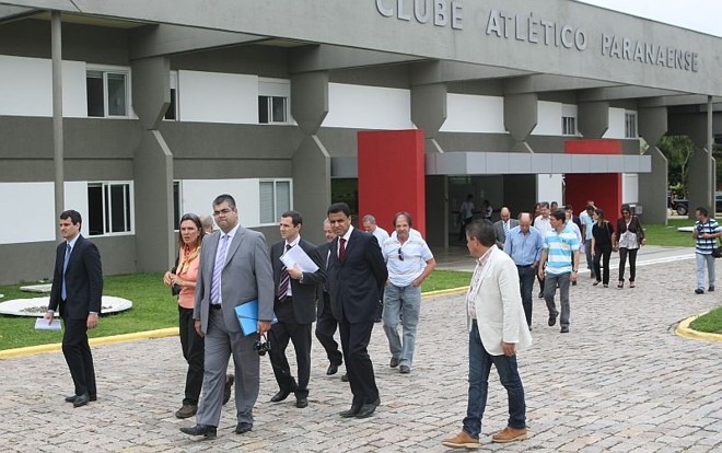 A comitiva seguiu depois pelo CT do Caju, onde o Cerro Porteño faz pré-temporada | 