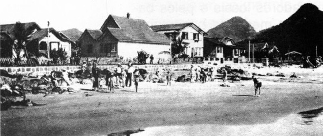 Praia Mansa de Matinhos em 1934. Primeiras casas do balneário |