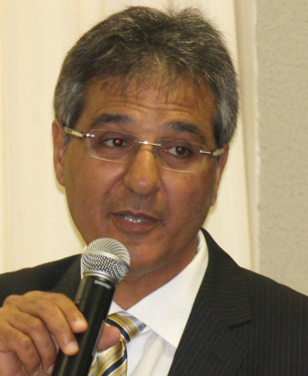 Pepe Richa: até no jogo ele tem lugar. | Walter Alves/ Gazeta do Povo