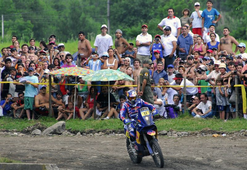 Ruben Faria surpreendeu e venceu o primeiro dia do Dakar na categoria motos | Mariano Paiz / Reuters