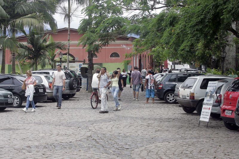 Veranistas passeiam neste domingo (2) na cidade histórica de Morretes | Hedeson Alves / Agência de Notícias Gazeta do Povo