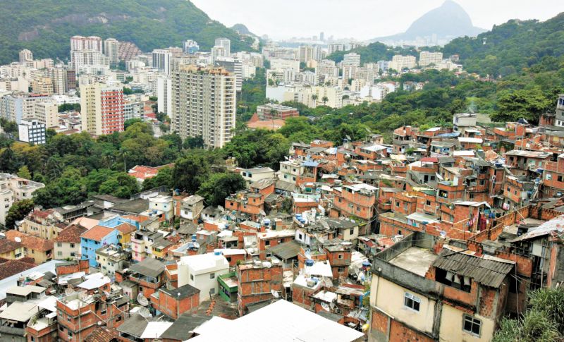 Favela Santa Marta, comunidade pobre do Rio: no Bolsa Família, é considerado indigente quem ganha até R$ 70 mensais | Bruno Domingos/ Reuters
