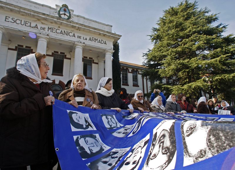 Manifestação realizada em junho de 2008 pelas Mães de Maio, grupo argentino que se reúne hoje com Dilma | Alejandro Pagni / AFP