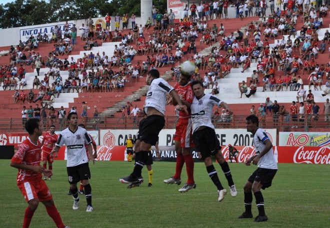 A derrota de virada para o Corinthians-PR aumentou a pressão no Paranavaí | 