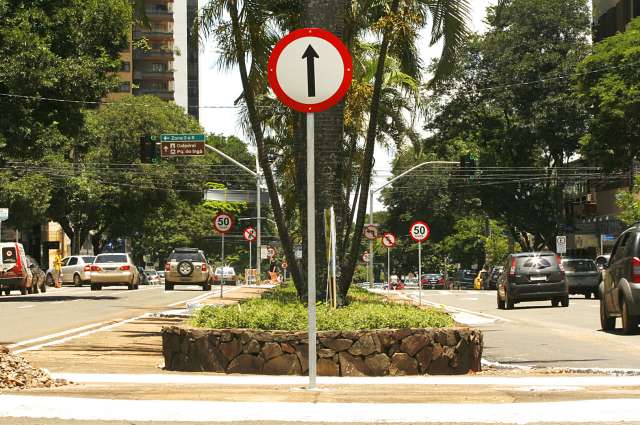 Mudança no binário da Avenida Paraná foi uma forma de desafogar o trânsito da Avenida Parigot de Souza e das ruas Silva Jardim e Marcelino Champagnat | Divulgação - Assessoria PMM
