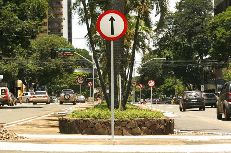 Mudança no binário da Avenida Paraná foi uma forma de desafogar o trânsito da Avenida Parigot de Souza e das ruas Silva Jardim e Marcelino Champagnat | Divulgação - Assessoria PMM